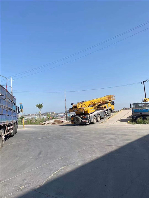 郴州市25吨吊车的租赁价格大概是多少？