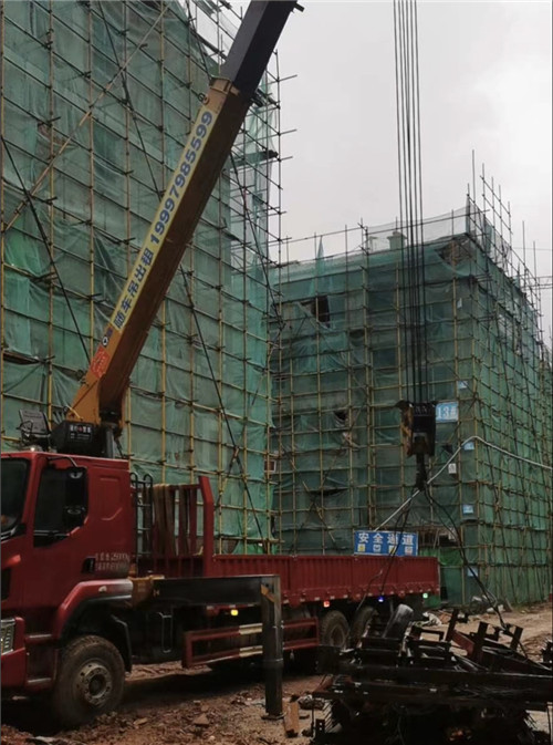 郴州市“慢工细活”—— 吊车的 “微动控制” 技术