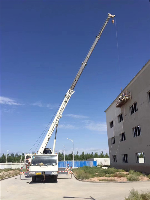 郴州市“轻装强干”—— 吊车的 “轻量化臂架” 技术